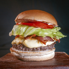 2 Vegano (Alface, Maionese Artesanal, Queijo Chedar, Tomate, Blend Vegetariano, Cebola Roxa)