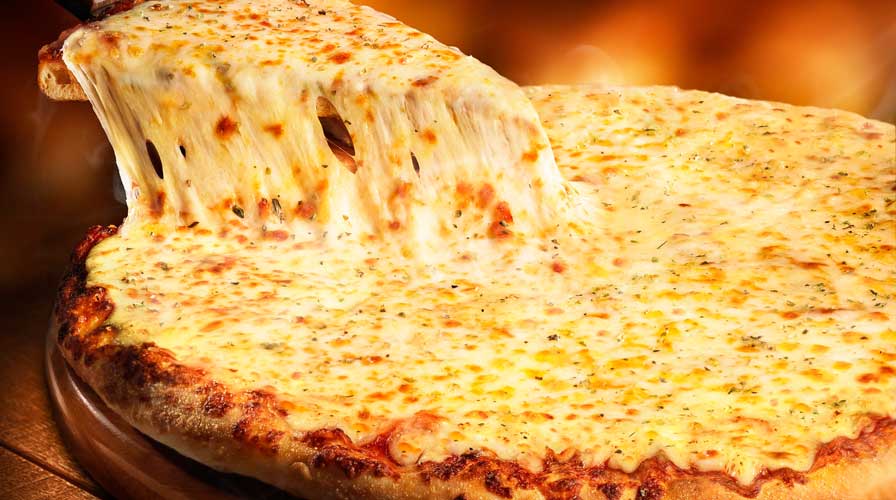 2 Pizza Muçarela Grande (Muçarela, tomate e orégano sobre molho de tomate caseiro)